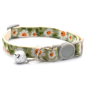 Green Small White Flower Single Circle