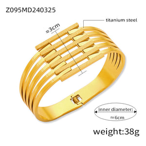 Z095- Gold Bracelet