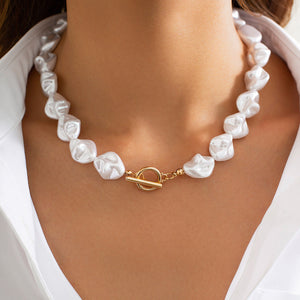 01 Gold+White Necklace 6836