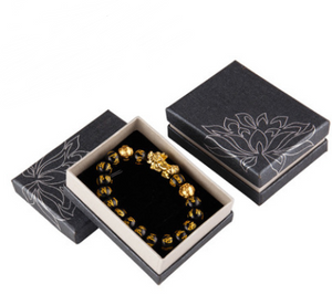 Gray pendant box
