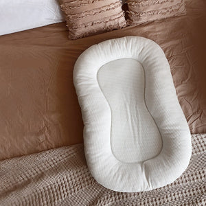 Breathable white bed (single bed)