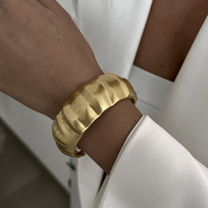 02 Dumb Gold Bracelet 2625