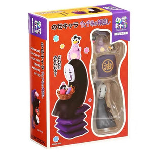 Faceless dolls with layered music
