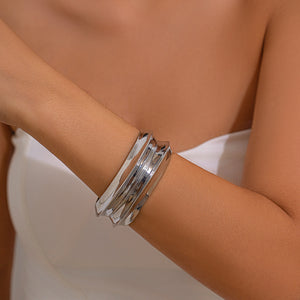 01 White K Bracelet 2527