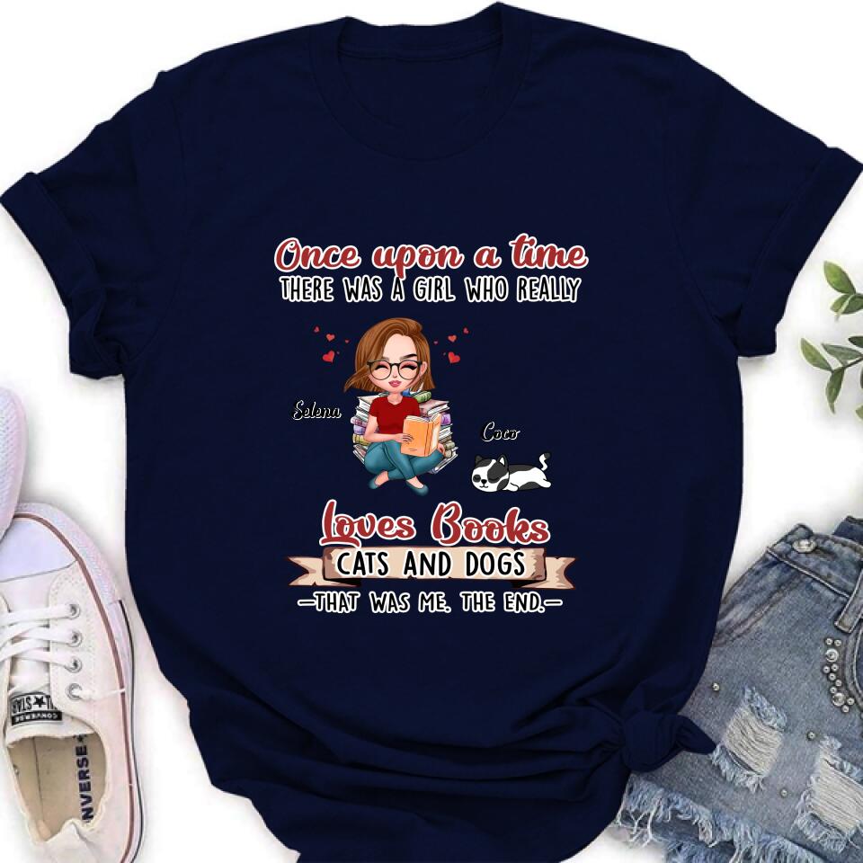 Personalized Reading Girl Shirt/Pullover Hoodie/Sweatshirt/Long Sleeve - Girl With Up to 4 Pets - Gift Idea For Book/Cat/Dog Lover - Loves Books, Cats And Dogs That Was Me