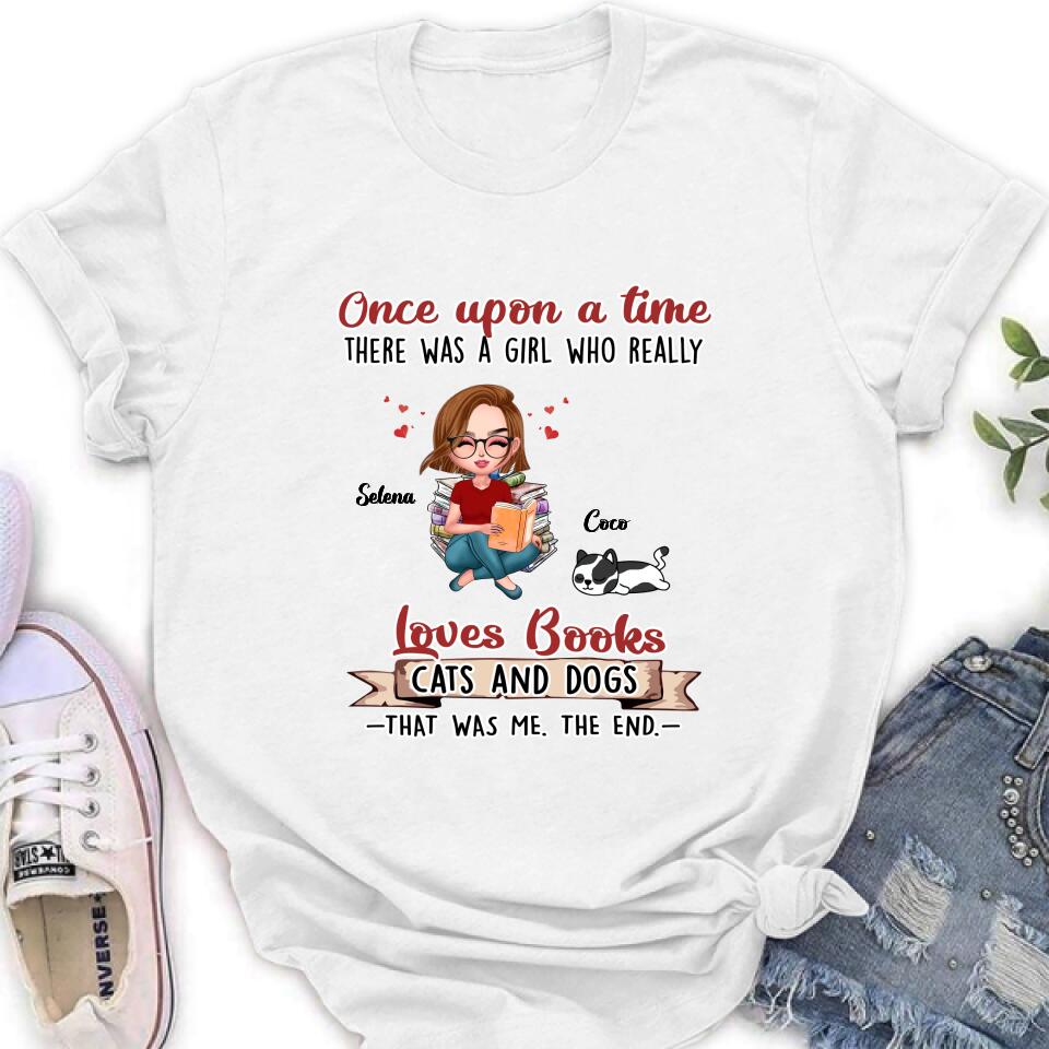 Personalized Reading Girl Shirt/Pullover Hoodie/Sweatshirt/Long Sleeve - Girl With Up to 4 Pets - Gift Idea For Book/Cat/Dog Lover - Loves Books, Cats And Dogs That Was Me