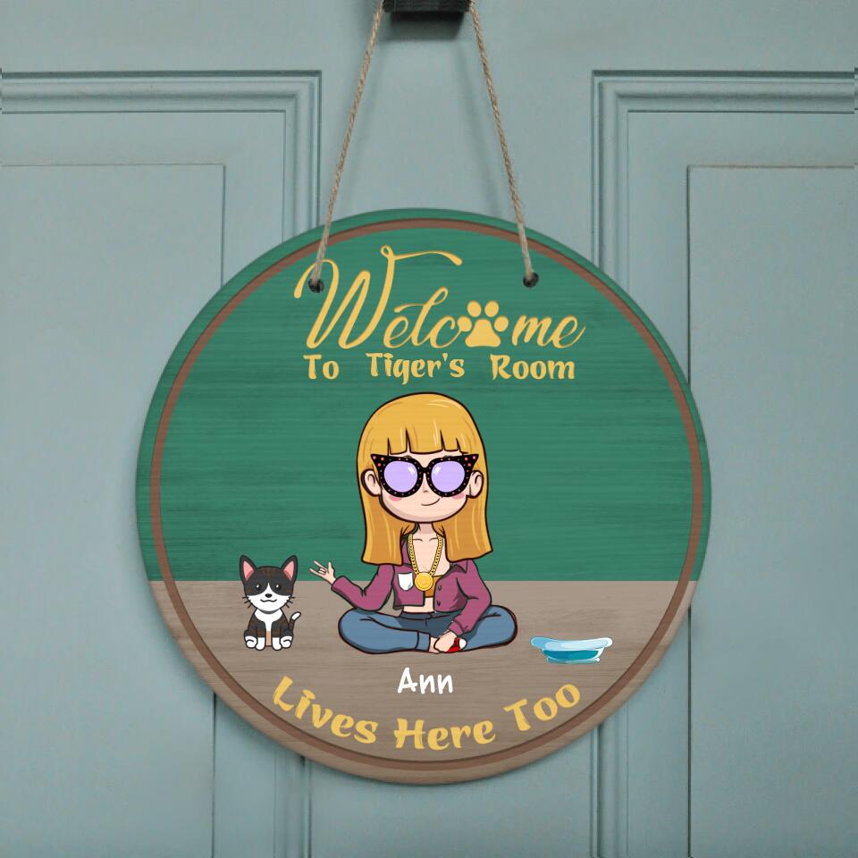 Personalized Pets Door Sign - Mom/Dad and Up to 5 Pets - Gift Idea For Pet Mom/Dad - TBW6CP