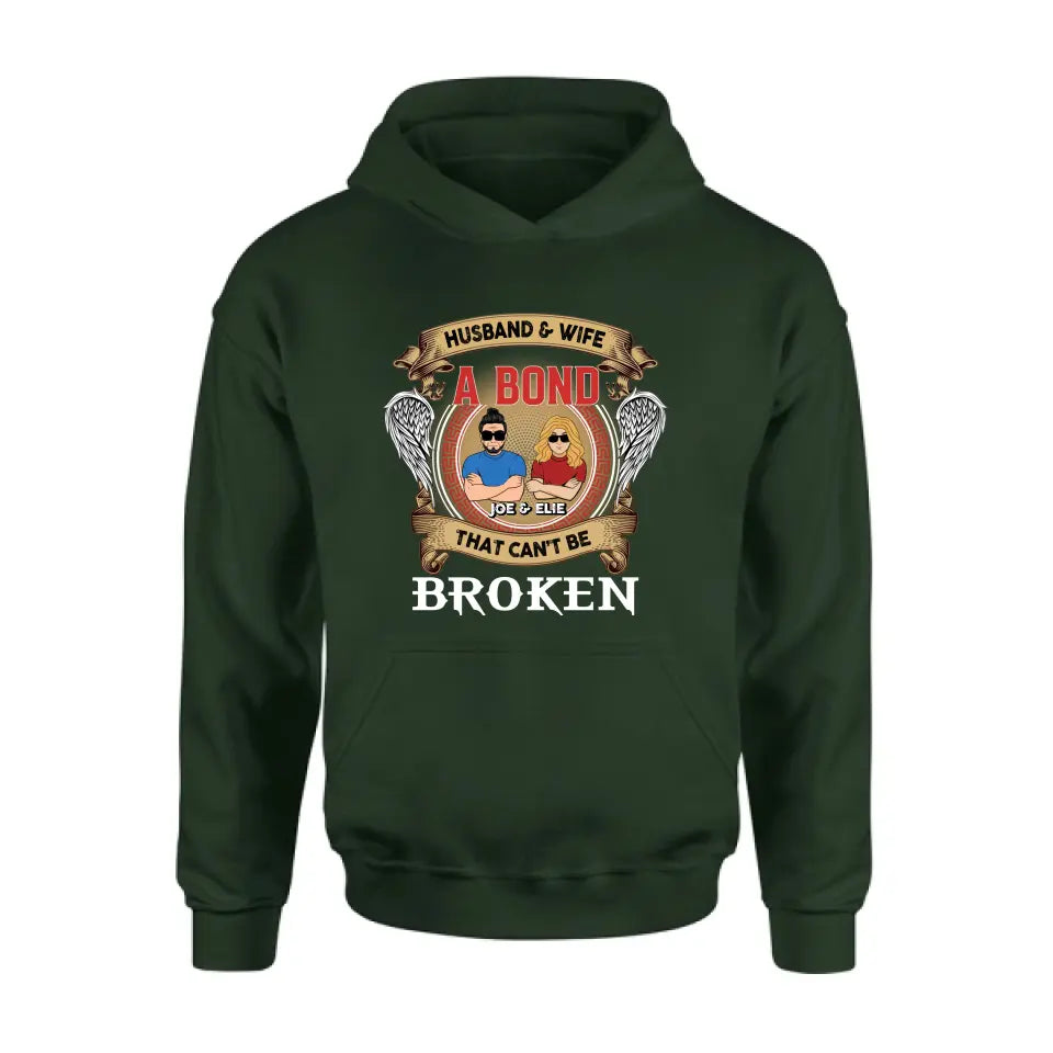 Personalized Couple Shirt/Long sleeve/Sweatshirt/Hoodie - Gift Idea For Couple/Mother's Day/Father's Day - Husband And Wife A Bond That Can't Be Broken