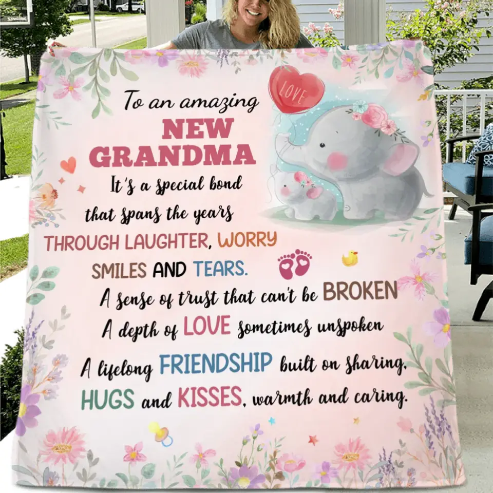 Personalized New Grandma Fleece Throw Blanket/Quilt - Mother's Day Gift Idea for Grandma - To An Amazing New Grandma