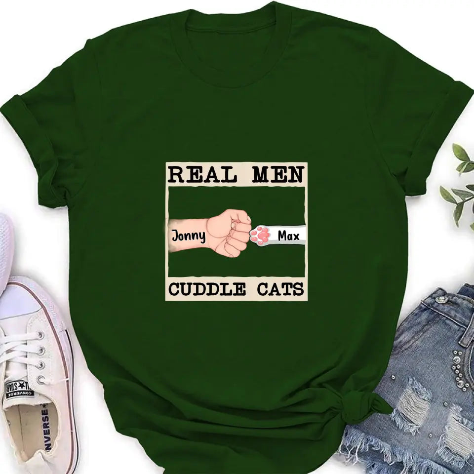 Personalized Cuddle T-Shirt - Up to 6 Cats - Father's Day Gift Idea for Cat Owners - Real Men Cuddle Cats