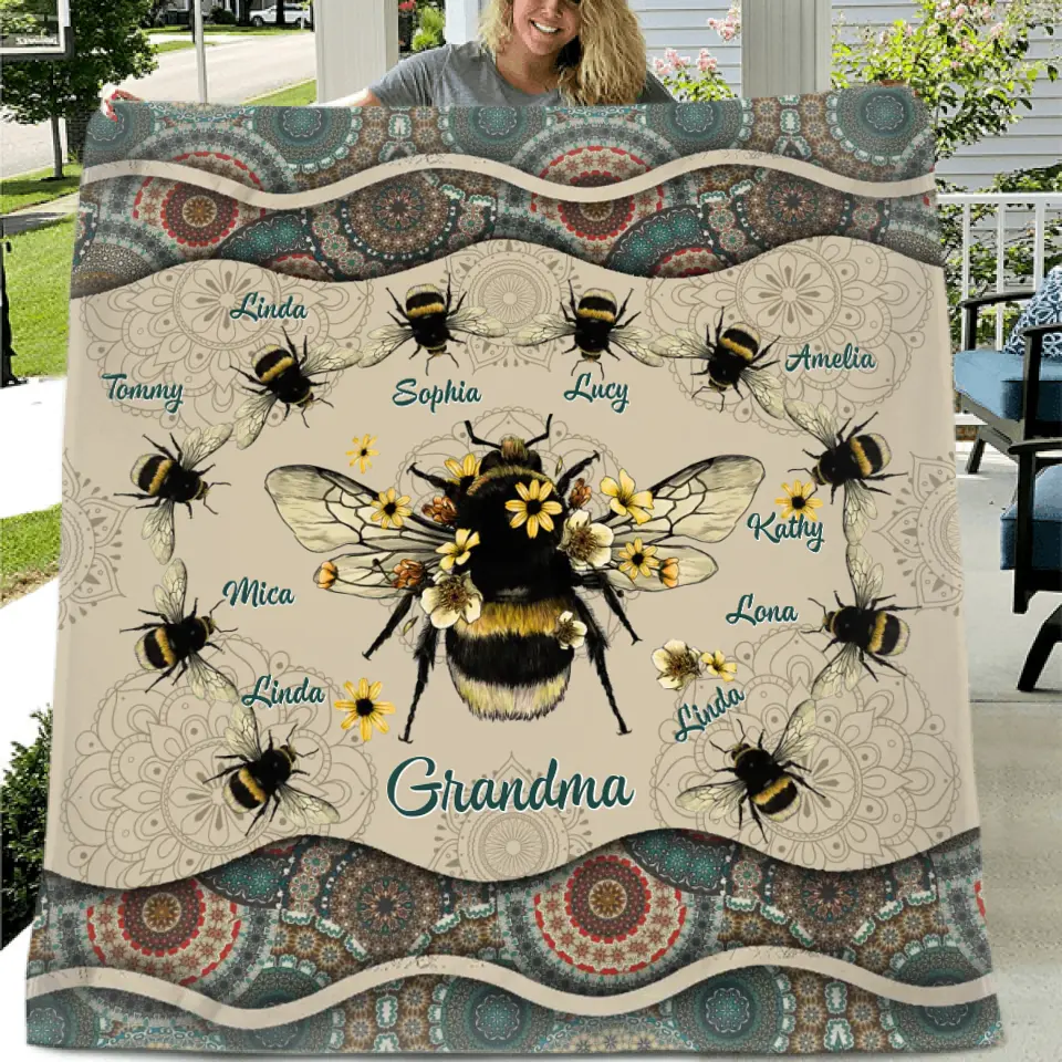 Personalized Grandma Bee Quilt/Fleece Throw Blanket  - Gift Idea For Grandma - Up to 10 Bees