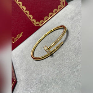 Gold head and tail diamonds