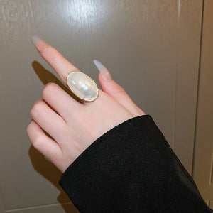 Oval Pearl Ring