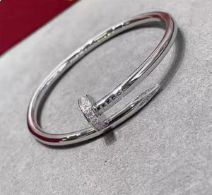 Coarse Version [Head and Tail Diamonds] White Gold