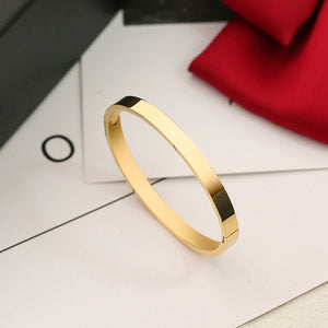 30-A-4 Golden Egg shaped Bracelet 6mm