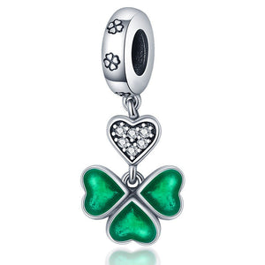 Three heart leaf pendant