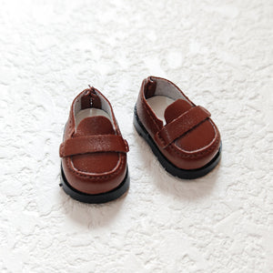 Square brown leather shoes