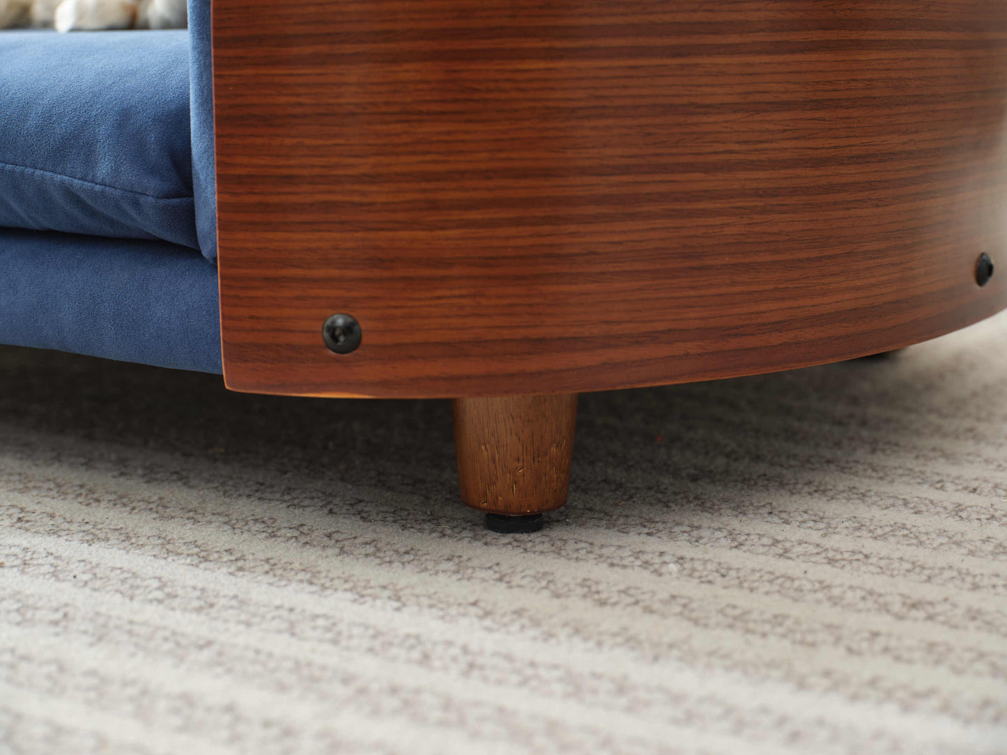 Scandinavian Style Elevated Dog Bed Pet Sofa with Solid Wood Legs and
