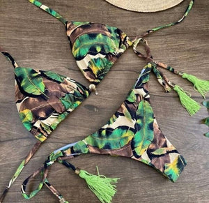 Dark jungle green